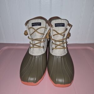 Sperry Women's Winter Boots - Olive and Tan
